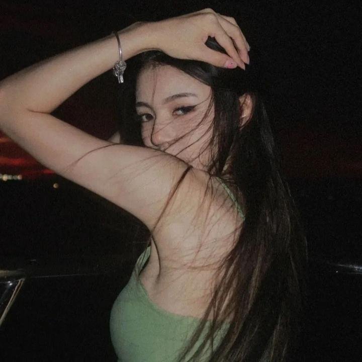 伴游女王